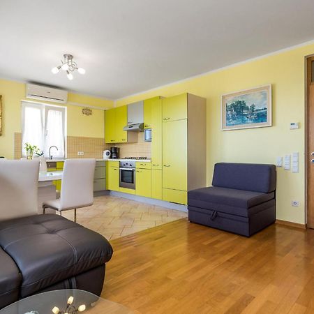 Stunning Apartment In Volosko With House Sea View Екстер'єр фото