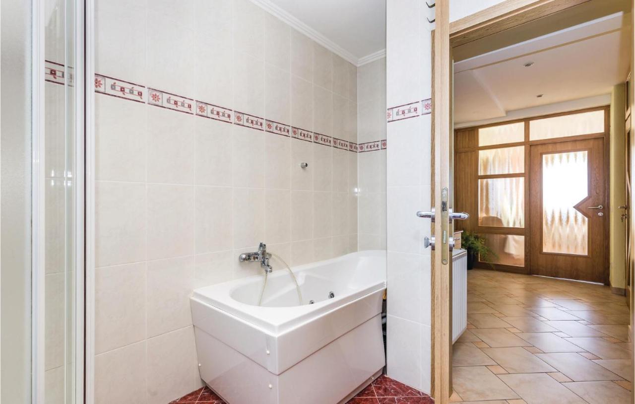 Stunning Apartment In Volosko With House Sea View Екстер'єр фото